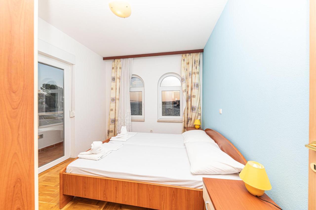 Sea View Apartments Sirena 오크루그고른지 외부 사진