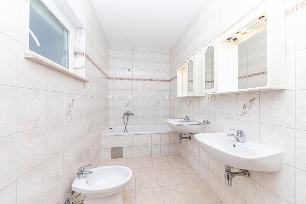 Sea View Apartments Sirena 오크루그고른지 외부 사진