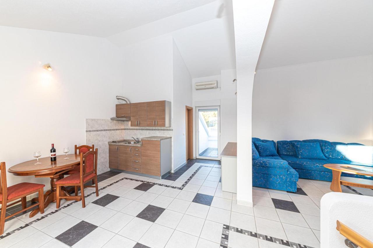 Sea View Apartments Sirena 오크루그고른지 외부 사진