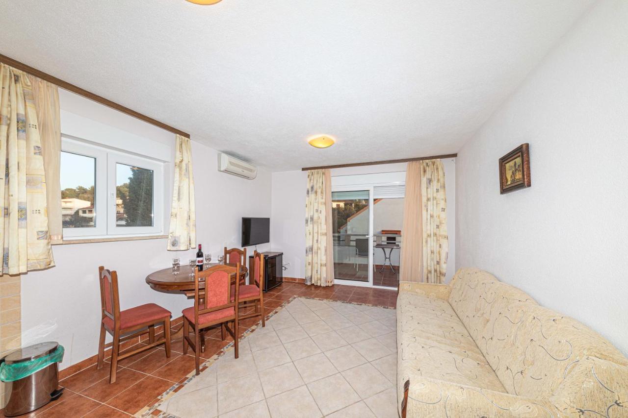 Sea View Apartments Sirena 오크루그고른지 외부 사진