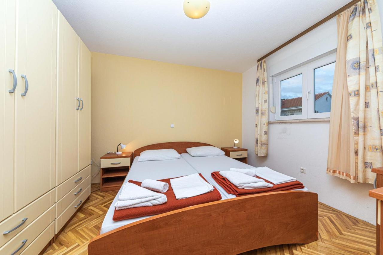 Sea View Apartments Sirena 오크루그고른지 외부 사진