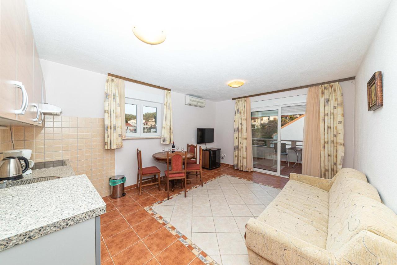 Sea View Apartments Sirena 오크루그고른지 외부 사진
