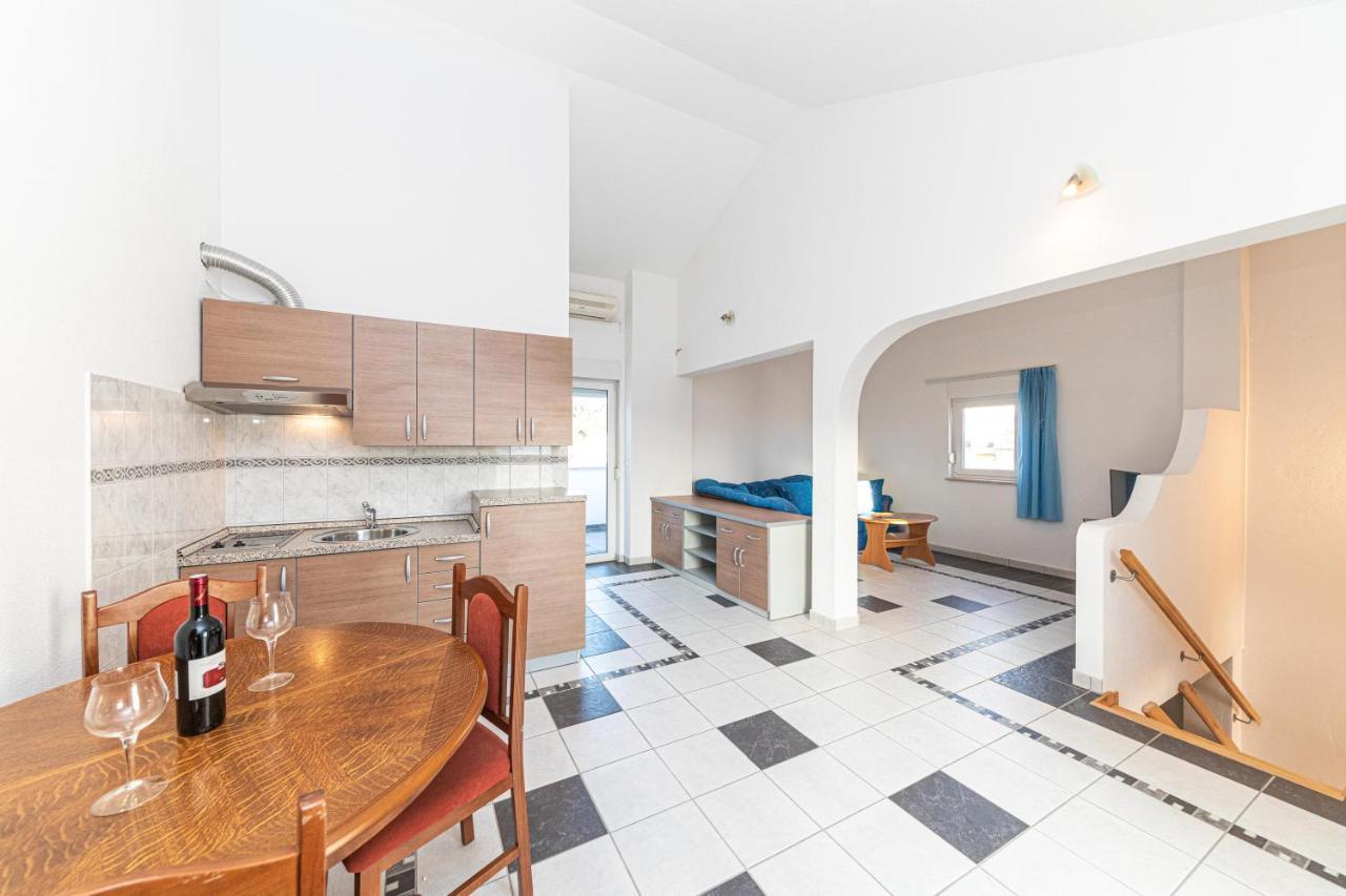 Sea View Apartments Sirena 오크루그고른지 외부 사진