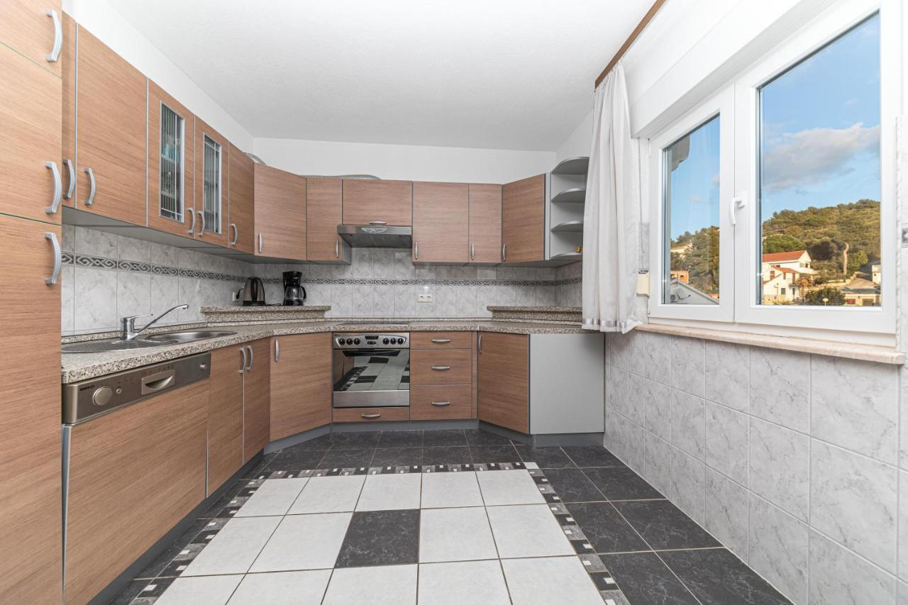 Sea View Apartments Sirena 오크루그고른지 외부 사진