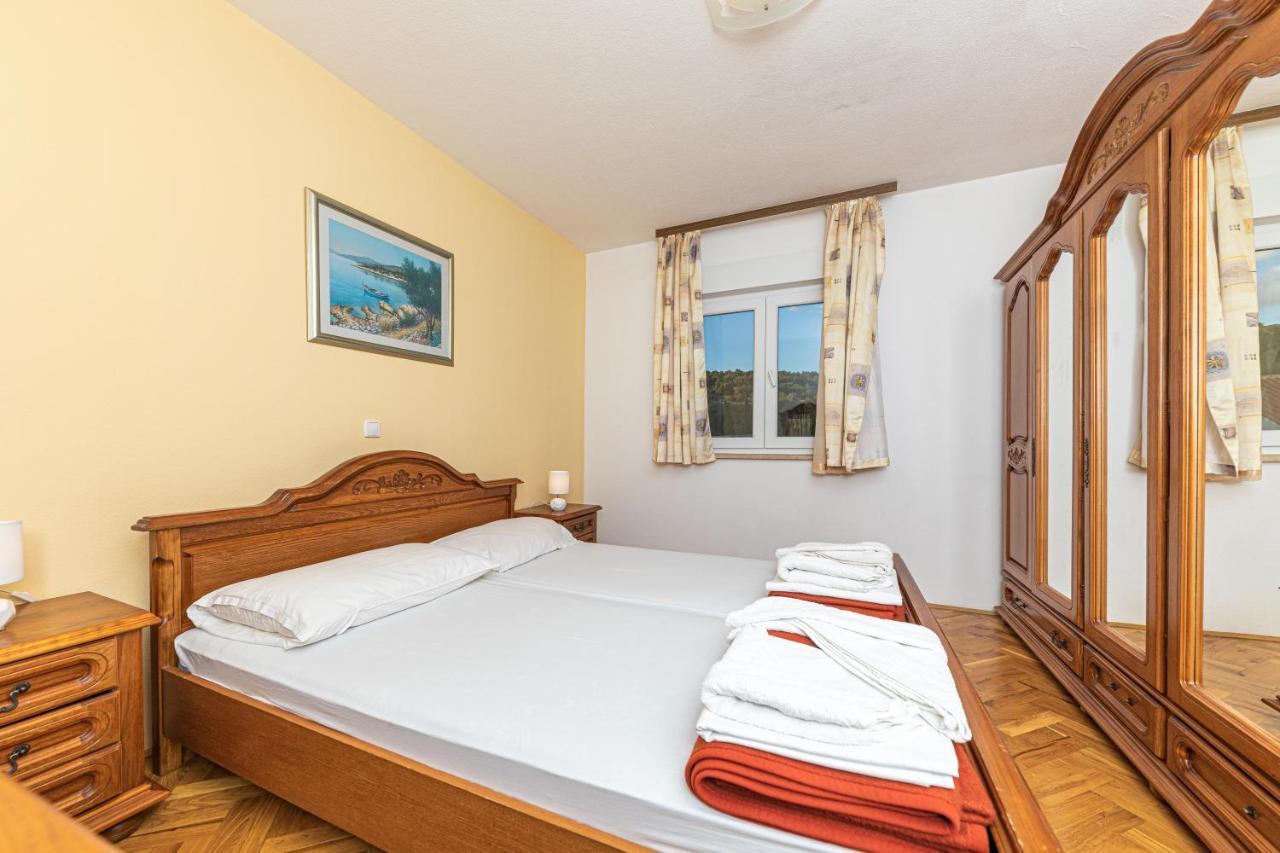 Sea View Apartments Sirena 오크루그고른지 외부 사진