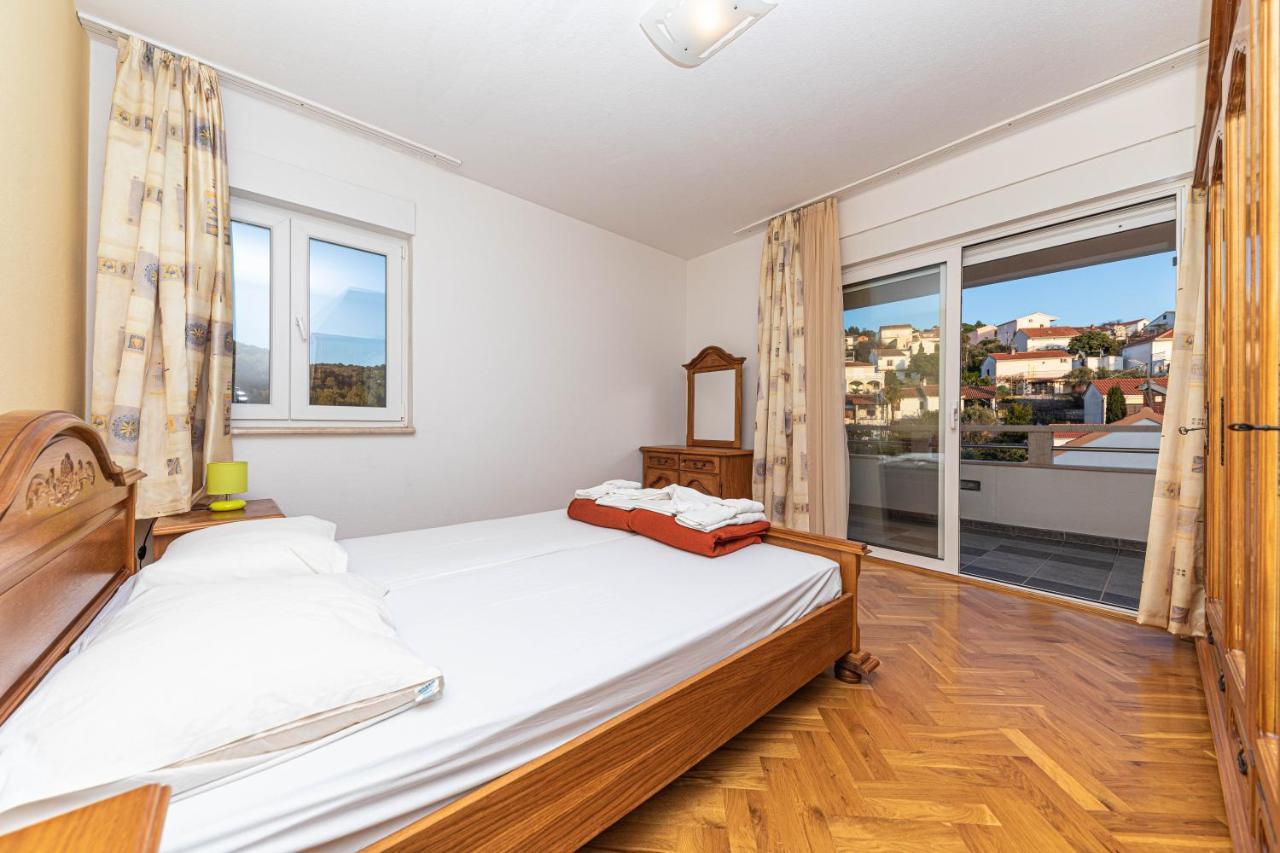 Sea View Apartments Sirena 오크루그고른지 외부 사진