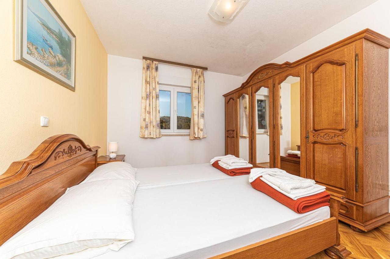 Sea View Apartments Sirena 오크루그고른지 외부 사진
